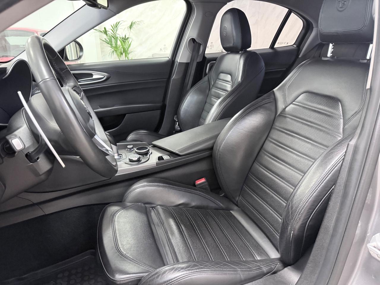 Alfa Romeo Giulia 2.2 Turbodiesel 210 CV AT8 AWD Q4 Veloce