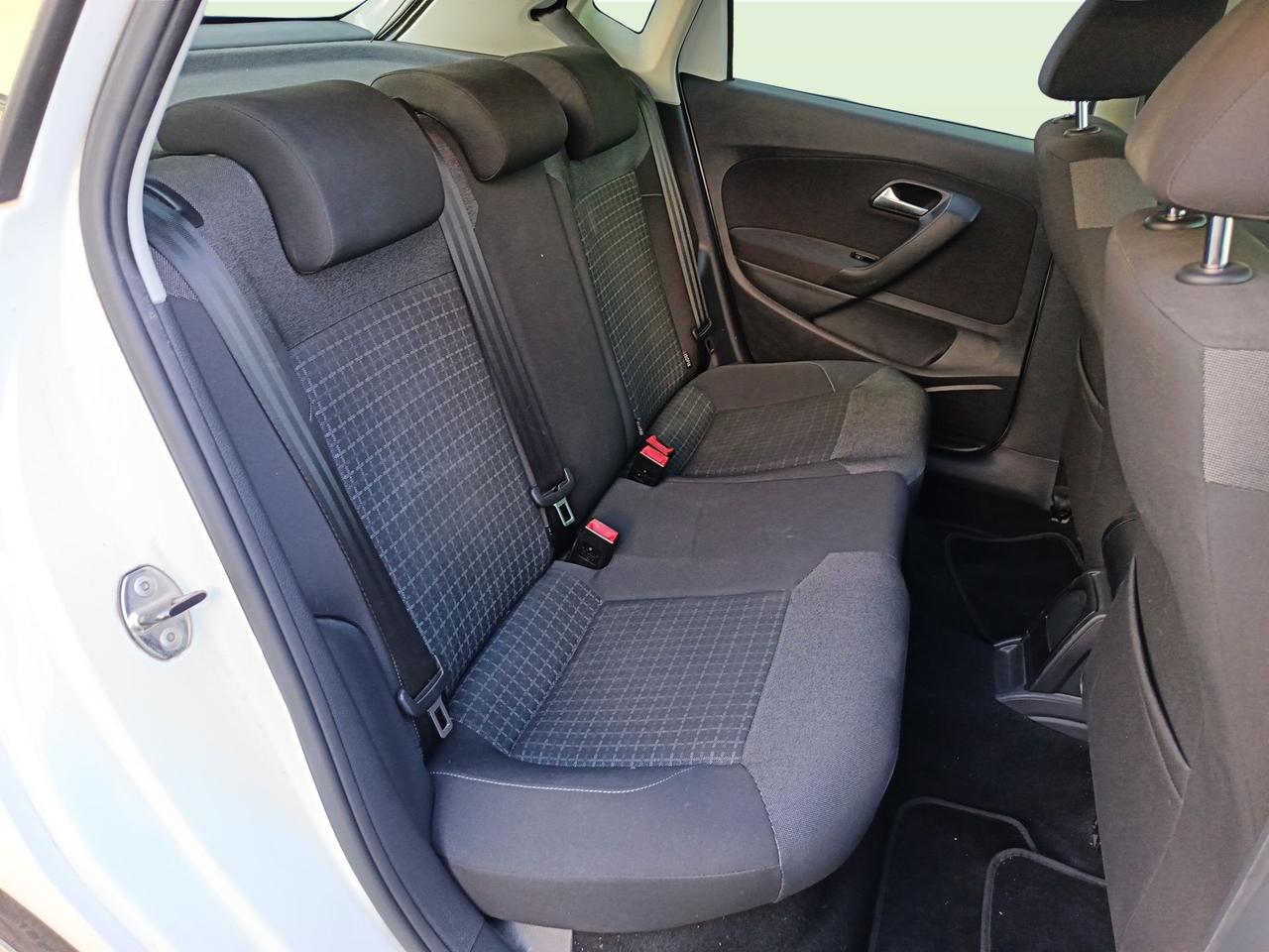 VOLKSWAGEN POLO - 1.4 TDI COMFORTLINE 75CV