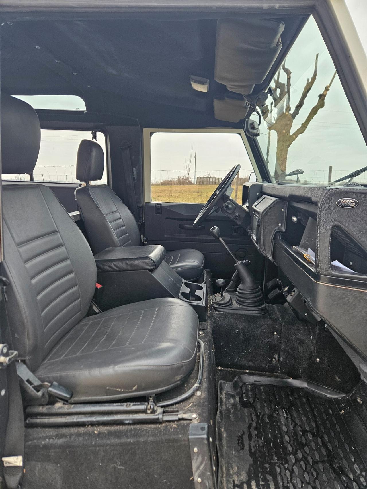 Land Rover Defender 90 turbodiesel Hard-top iscritta ASI