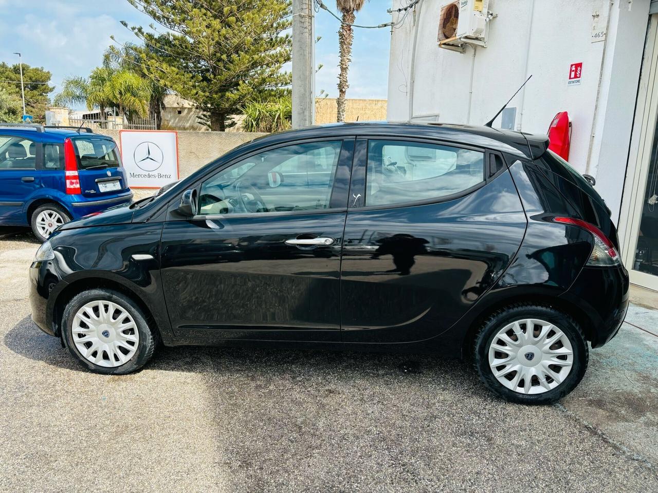 Lancia Ypsilon 1.2 69 CV 5 porte S&S Gold