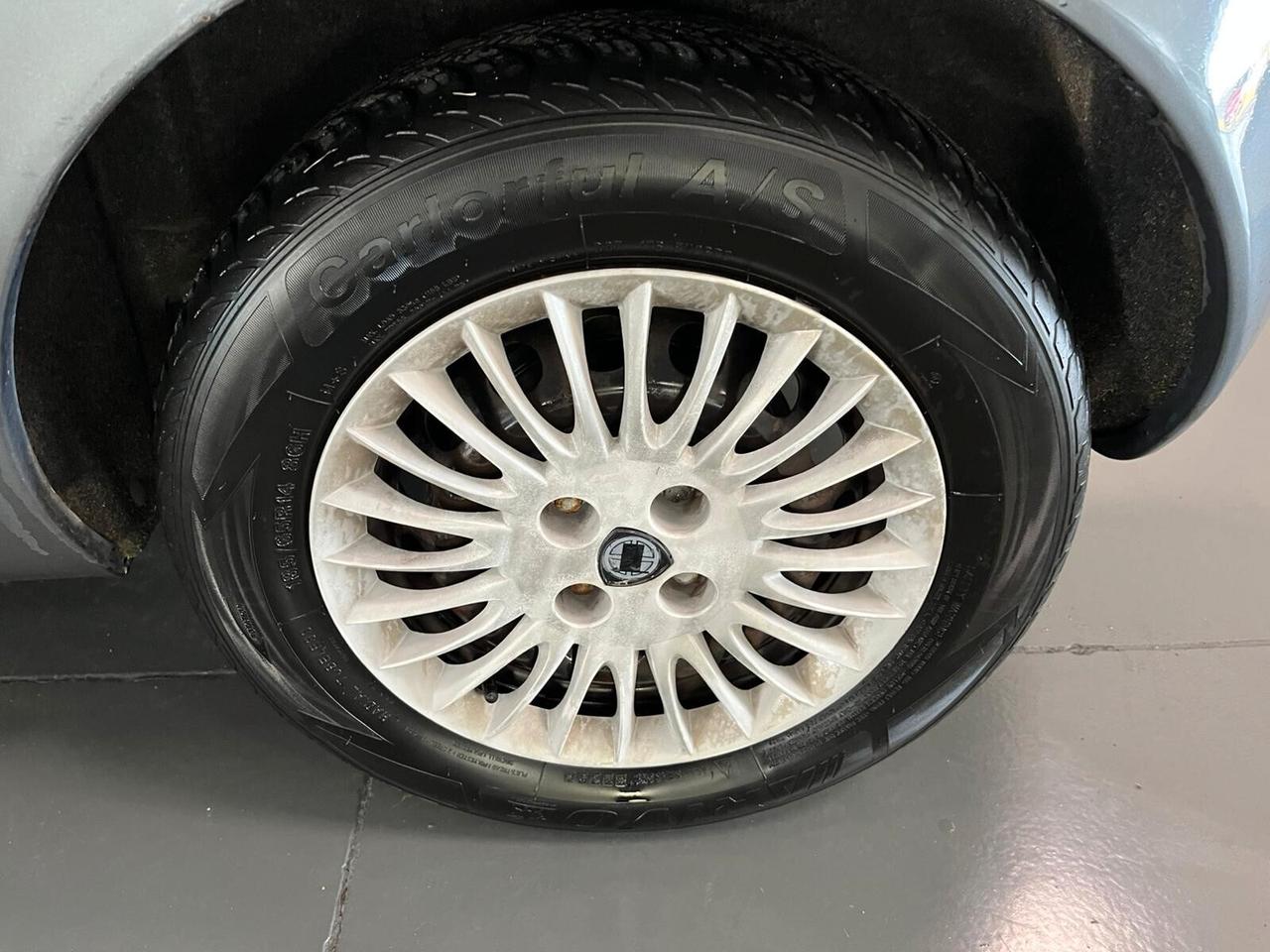 Lancia Ypsilon 1.2 Argento