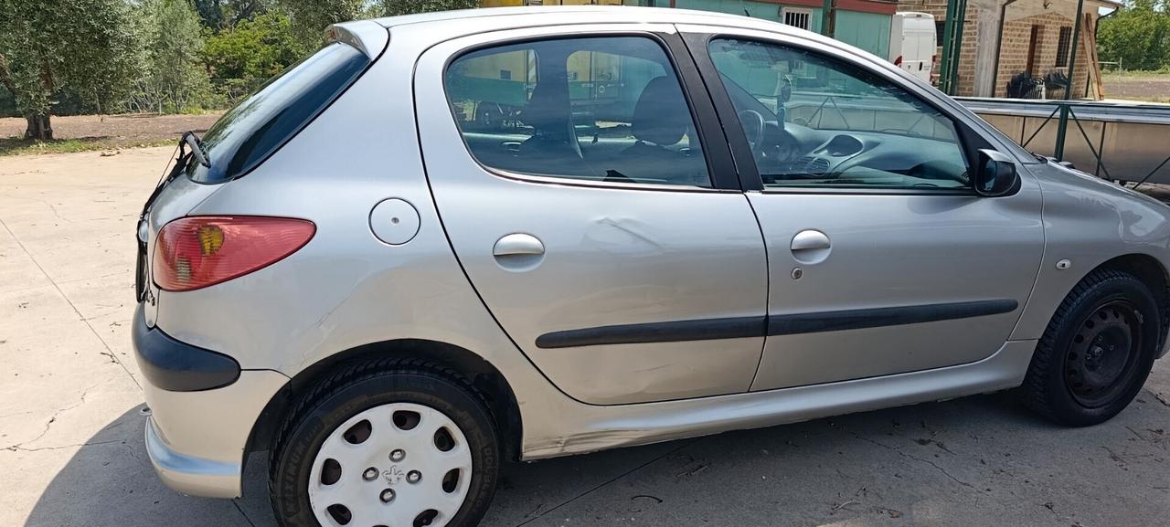 Peugeot 206 1.1 5p. XT