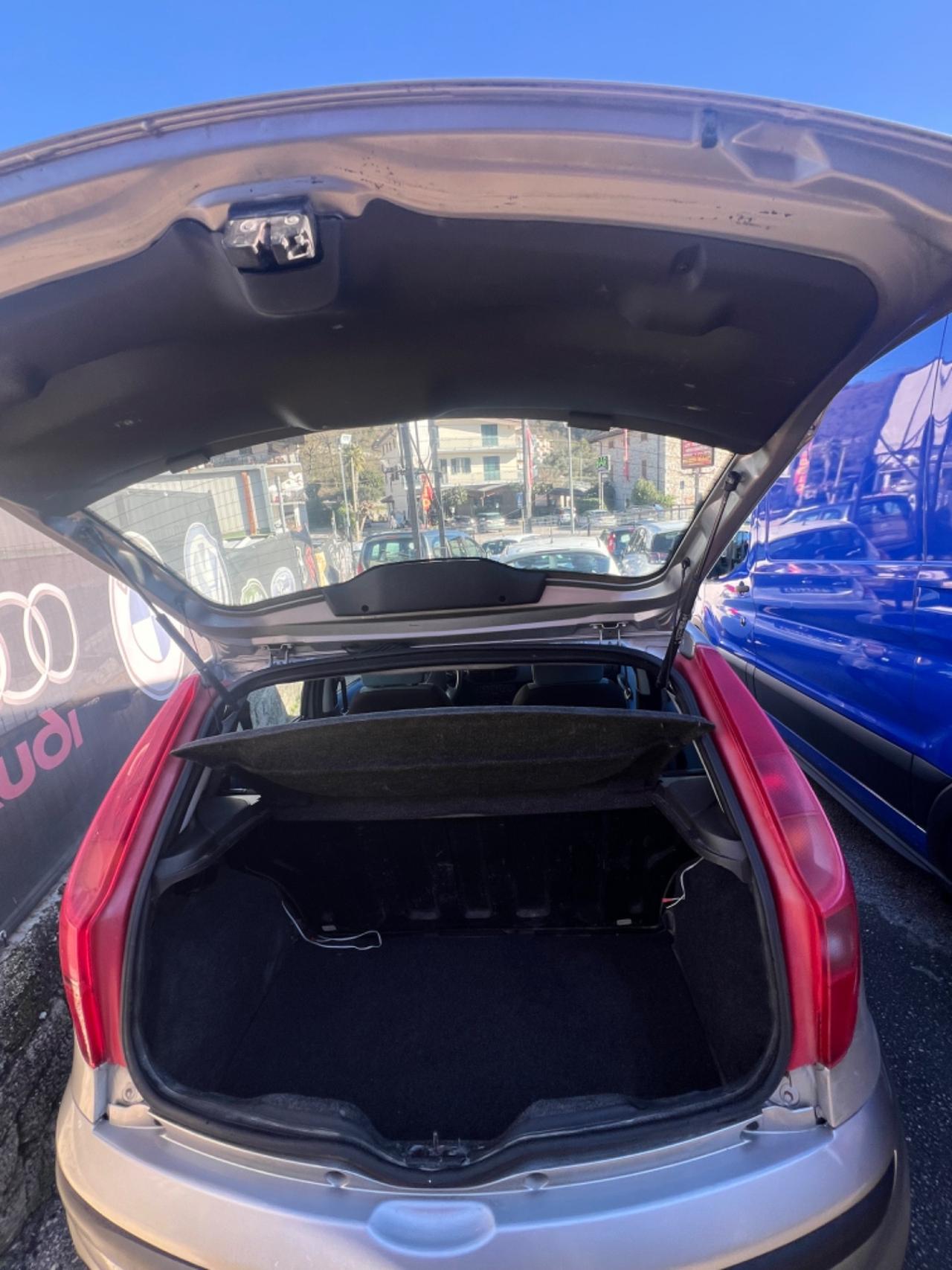 Fiat Punto 1.2i cat 5 porte EL