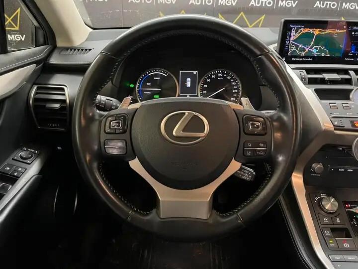 Lexus NX 300h Hybrid 4WD F-Sport