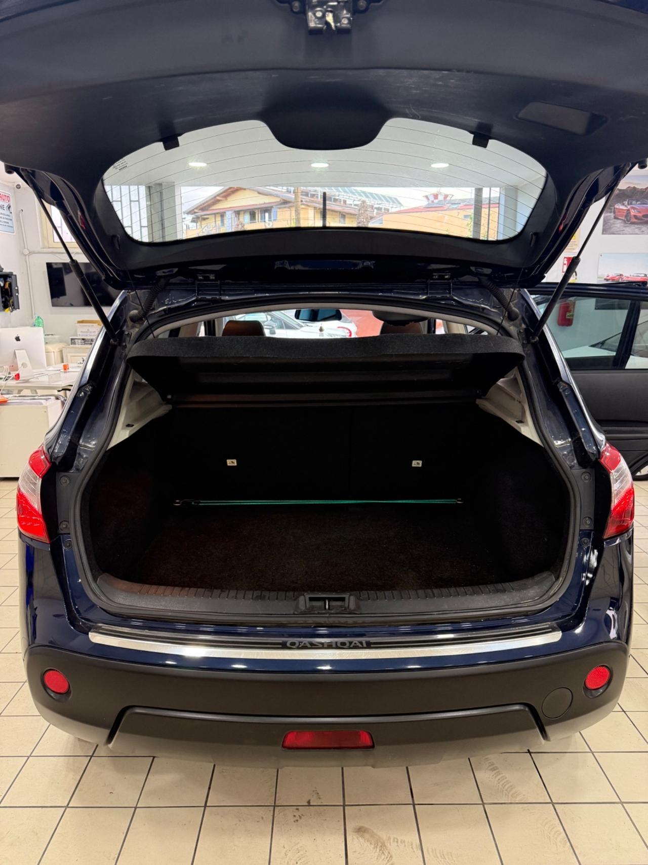 Nissan Qashqai 2.0 dCi DPF 4WD Tekna