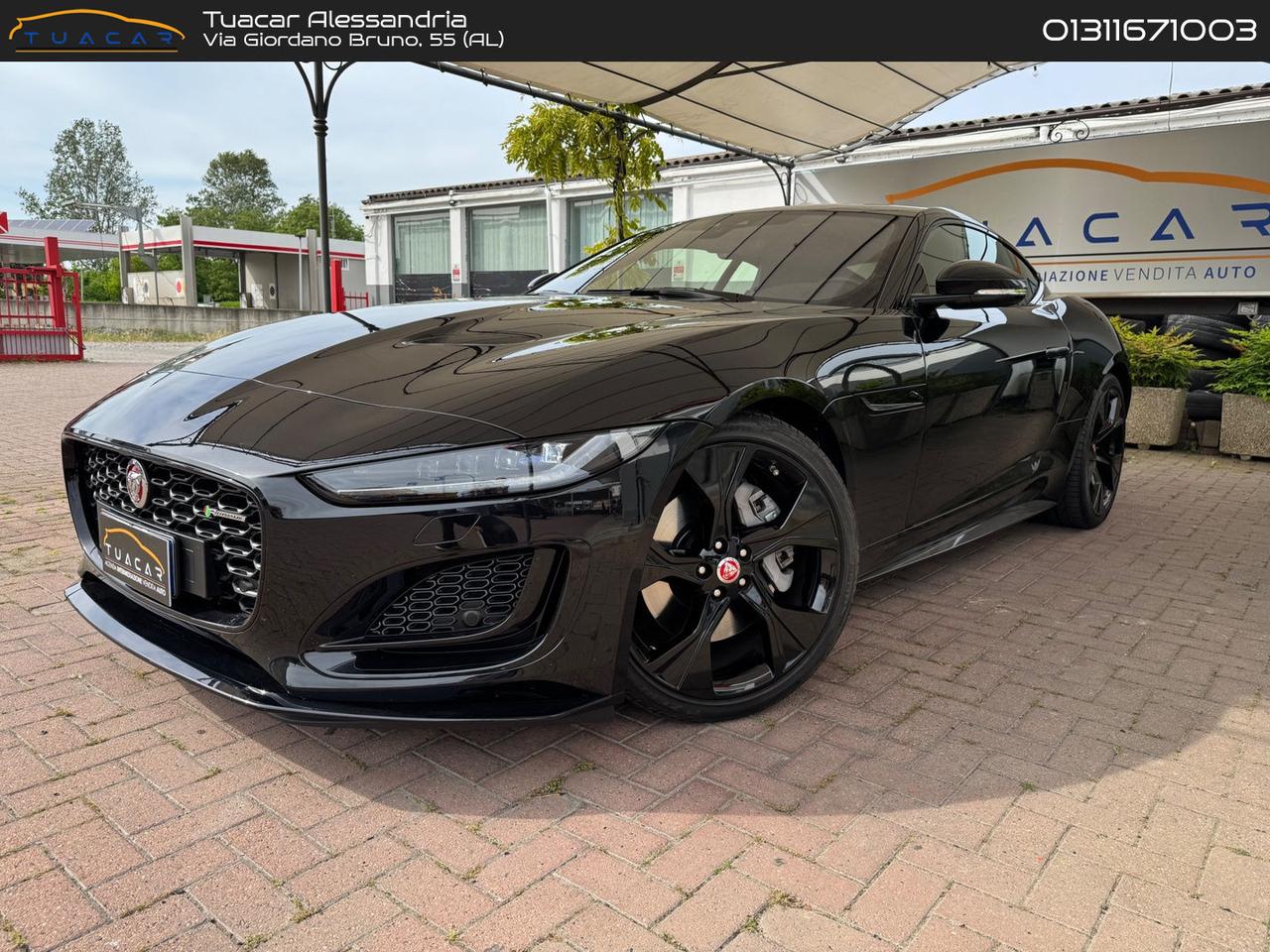 Jaguar F-Pace R-Dynamic Black 2.0 P 300
