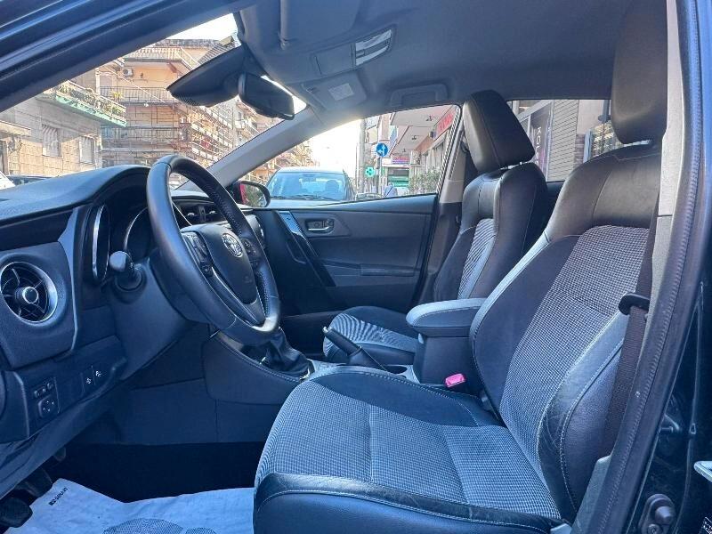 Toyota Auris 1.6 D-4D Lounge