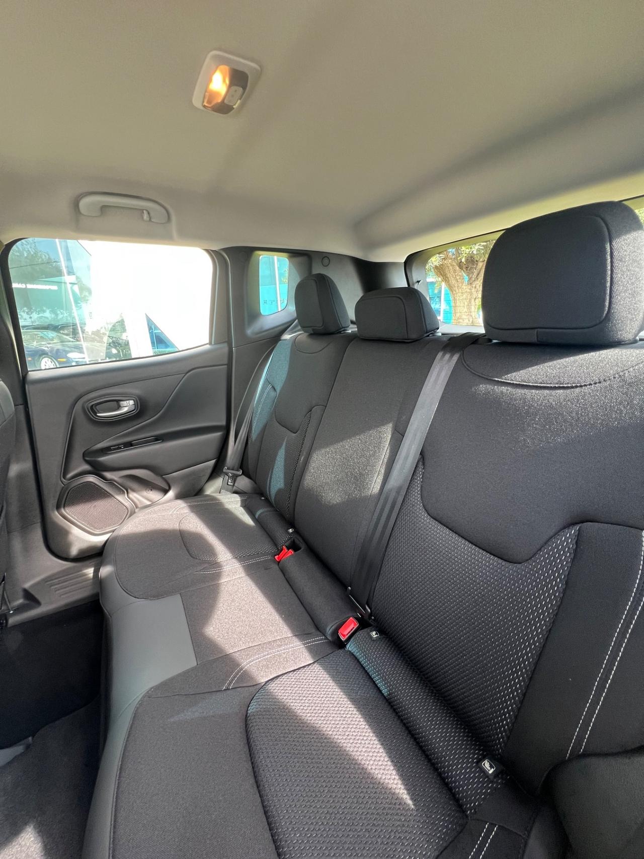 Jeep Renegade 1.5 Turbo T4 MHEV Altitude possibilità noleggio no scoring