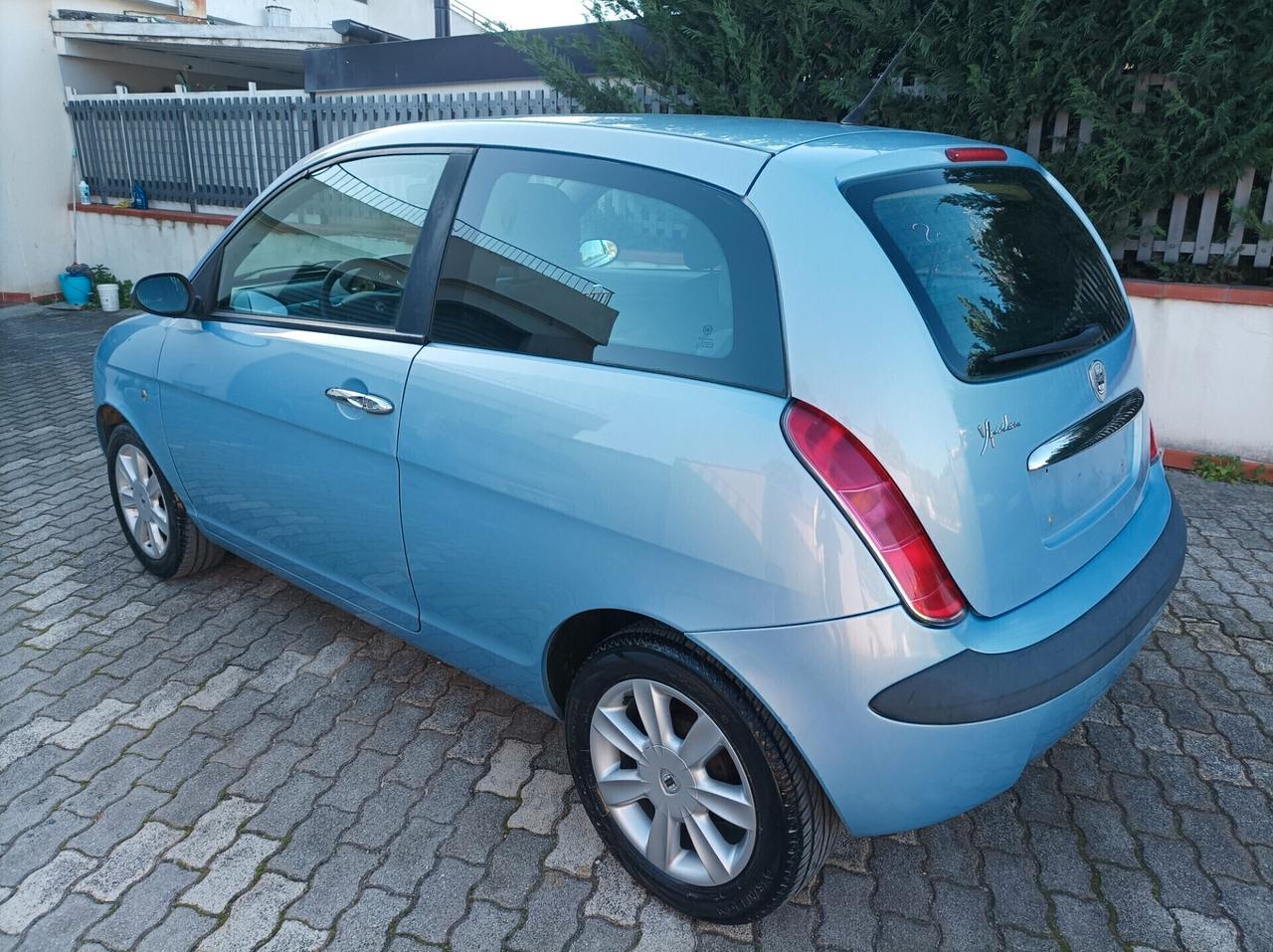 Lancia Ypsilon 1.2 Argento