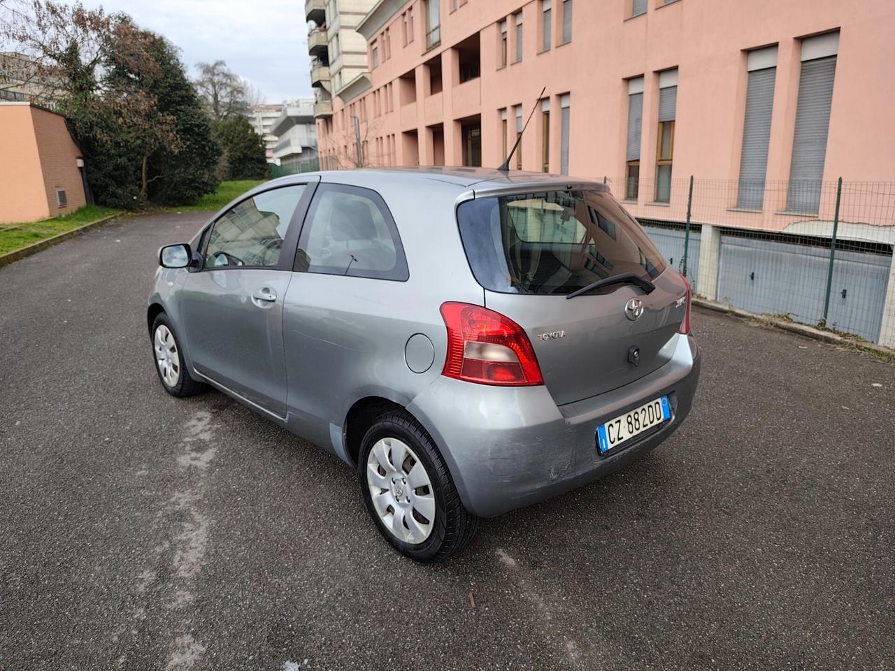 Toyota Yaris 1.0 Benz neopatentati