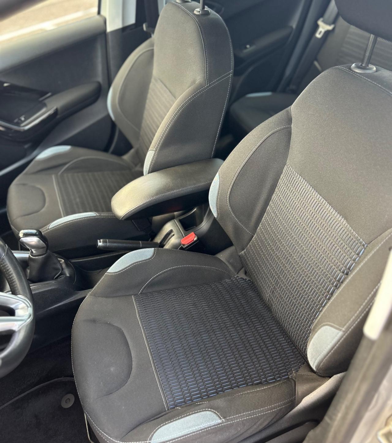 Peugeot 208 BlueHDi 5p Allure Neopatentati 2015