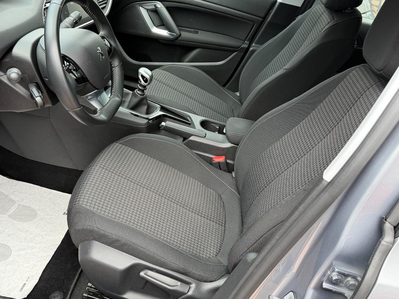 Peugeot 308 1.5 BLUEHDI 130 cv. 5 porte ACTIVE