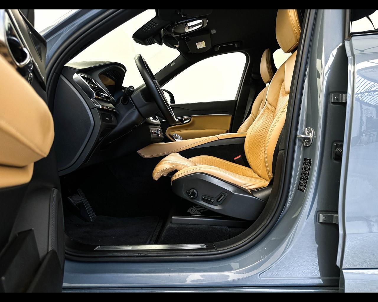 VOLVO XC90 (2014-->) - XC90 B5 (d) AWD automatico 7 posti Plus Dark