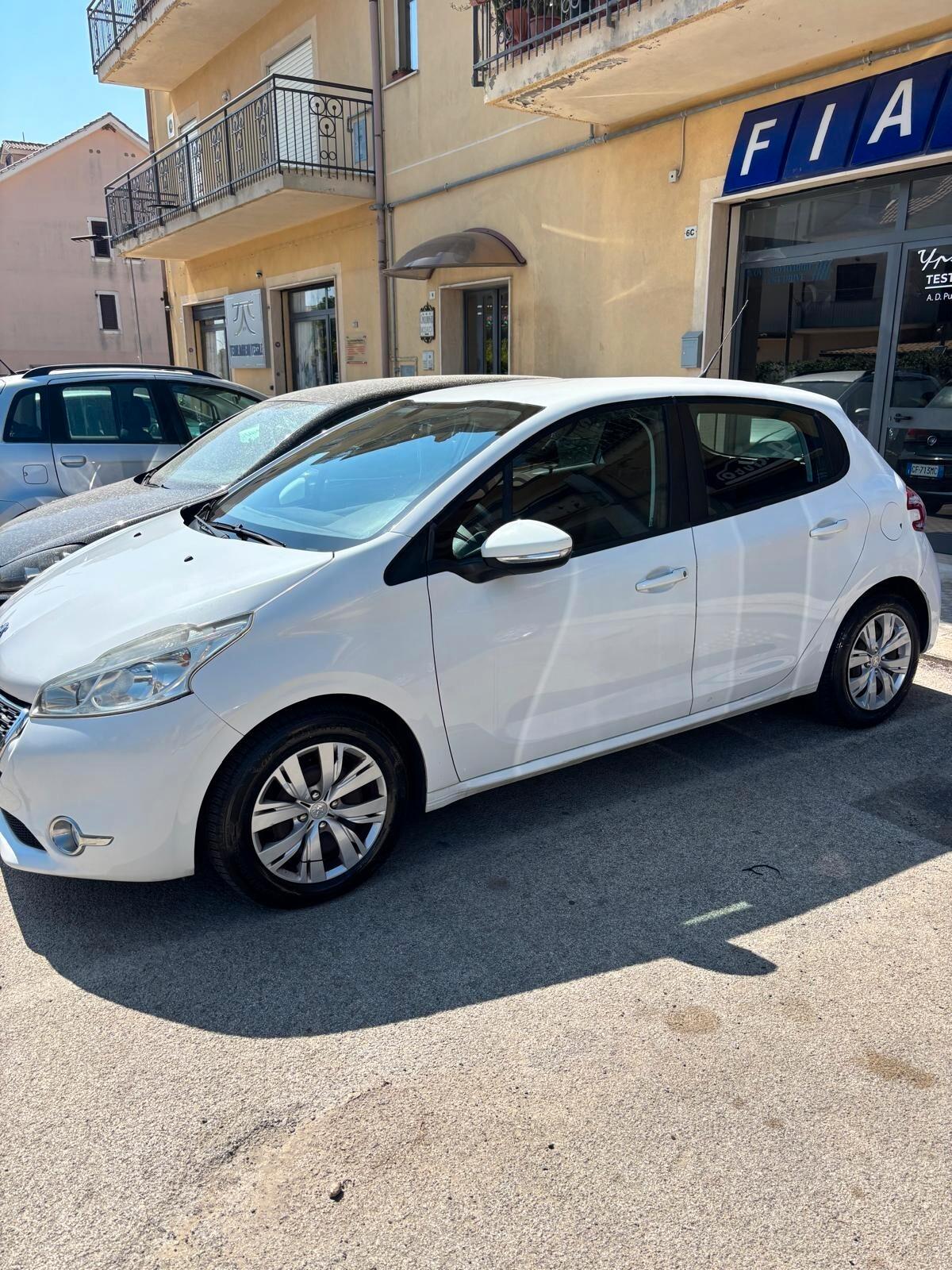 Peugeot 208 1.4 HDi 68 CV 5 porte Active
