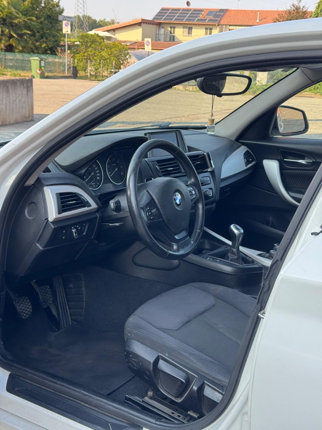 Bmw 116 116d 5p. Urban