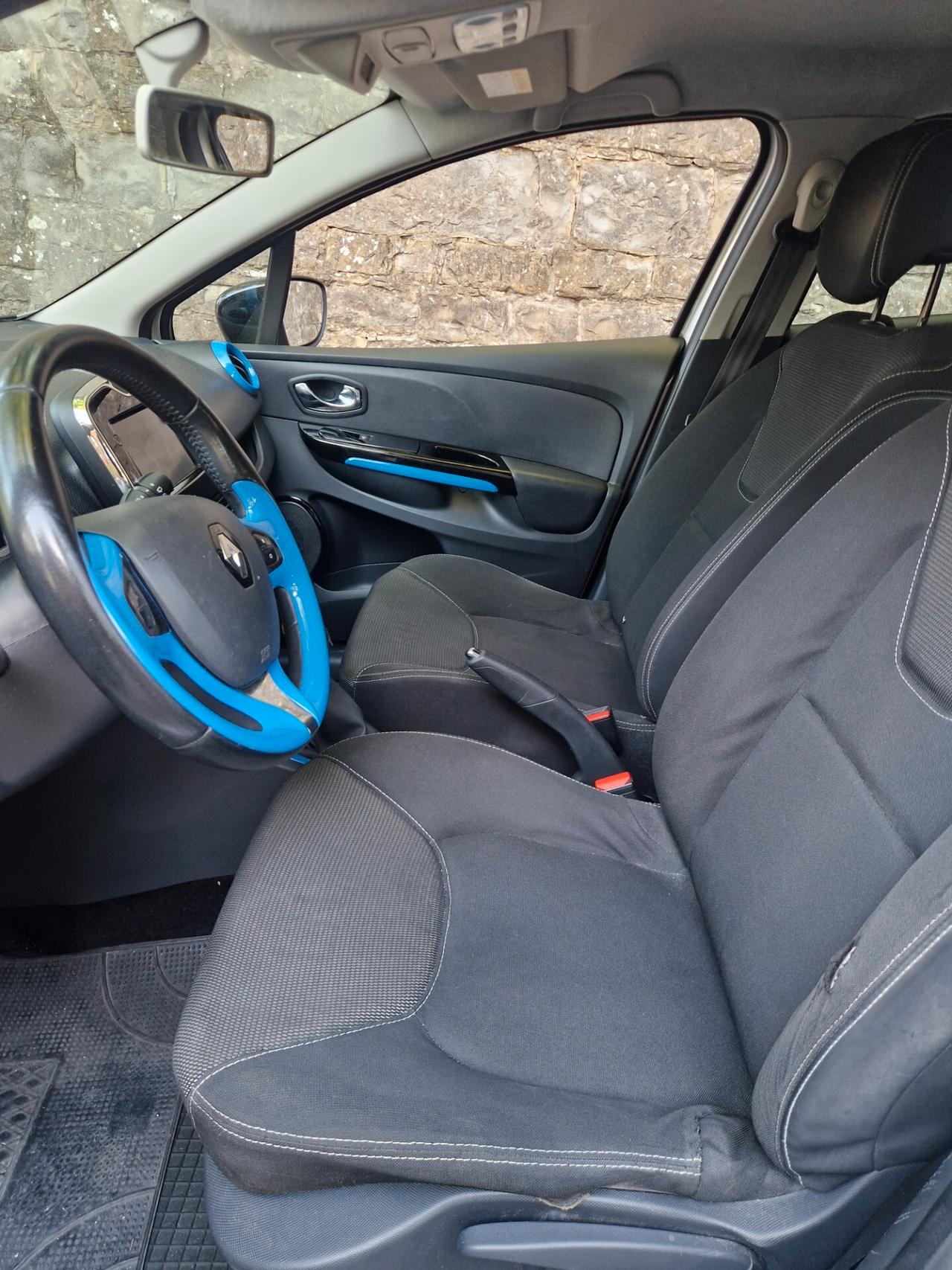 Renault Clio 1.2 Benz 75CV - 2012