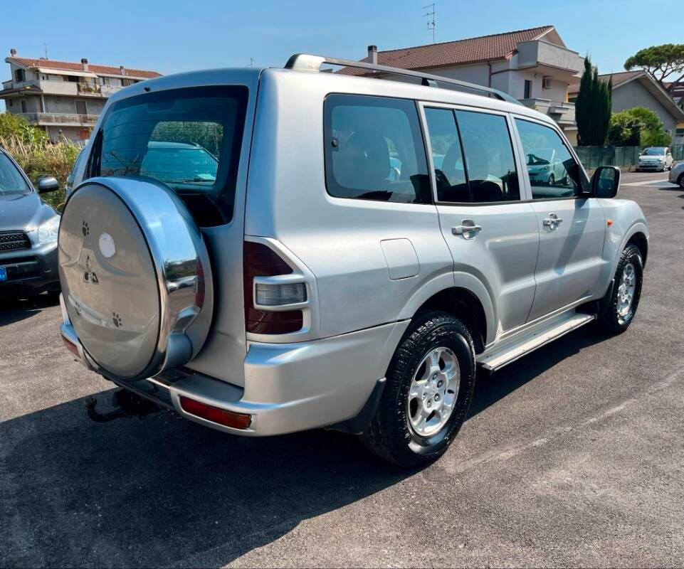 Mitsubishi Pajero Pajero 3.2 tdi 16v di-d GLS-2 wagon auto