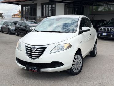 Lancia Ypsilon 0.9 TwinAir 85 CV 5 porte Metano Ecochic Silver
