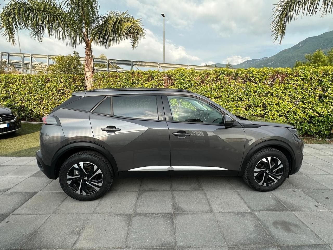 Peugeot 2008 BlueHDi 1.5HDI 130 S&S EAT8 Allure 2021 COCKPIT