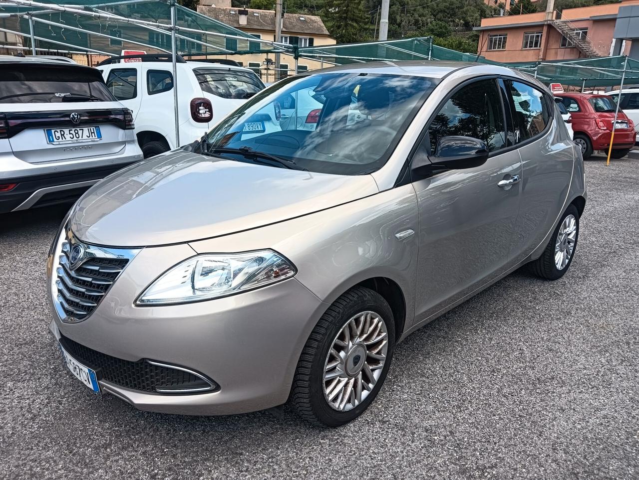 Lancia Ypsilon 1.2 69 CV 5 porte Gold