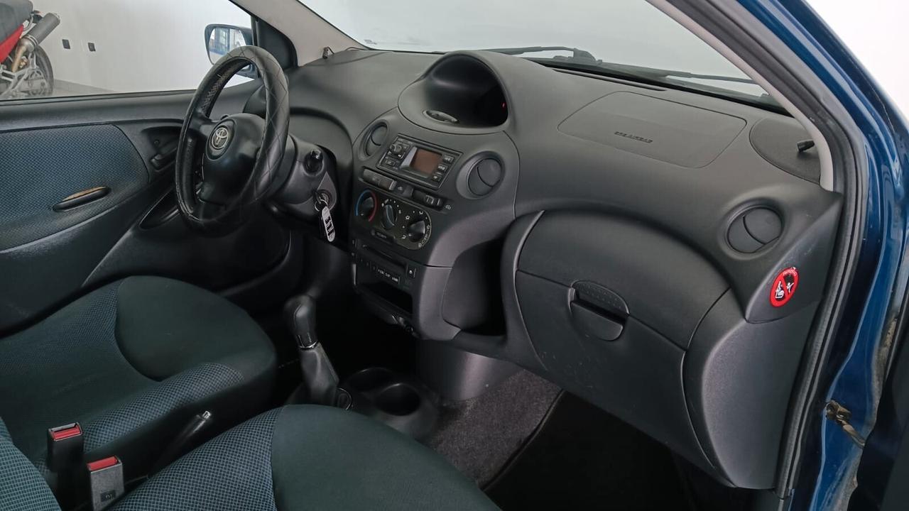 Toyota Yaris 1.0i 16V cat 5 porte Sol