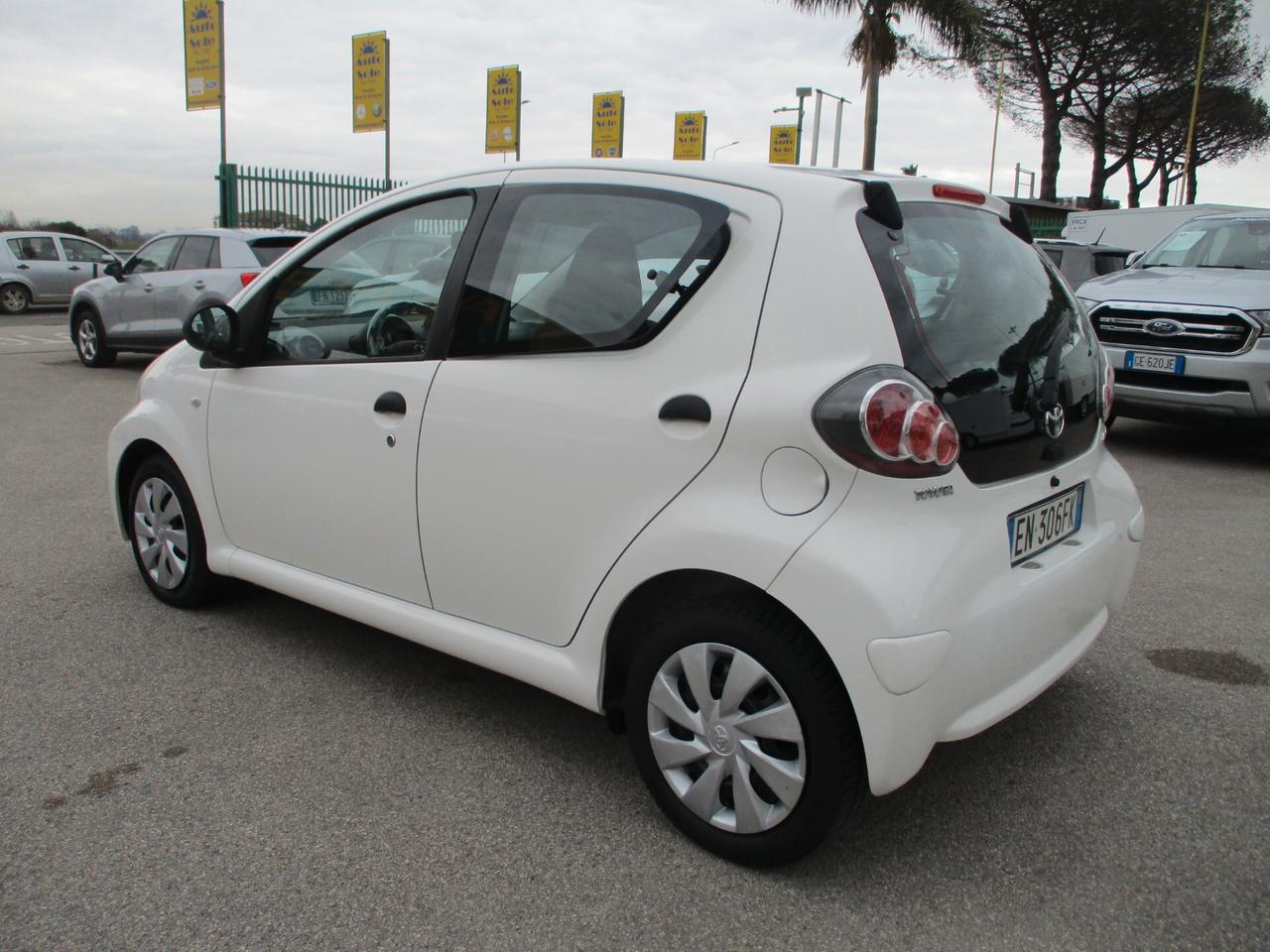 Toyota Aygo 1.0 CONNECT 5 PORTE 88000 KM NAVIGATORE