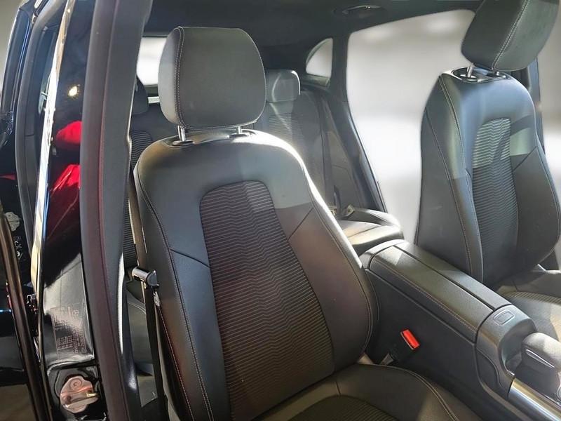 MERCEDES-BENZ GLA 200 D AUTOMATIC SPORT PLUS CROSSOVER