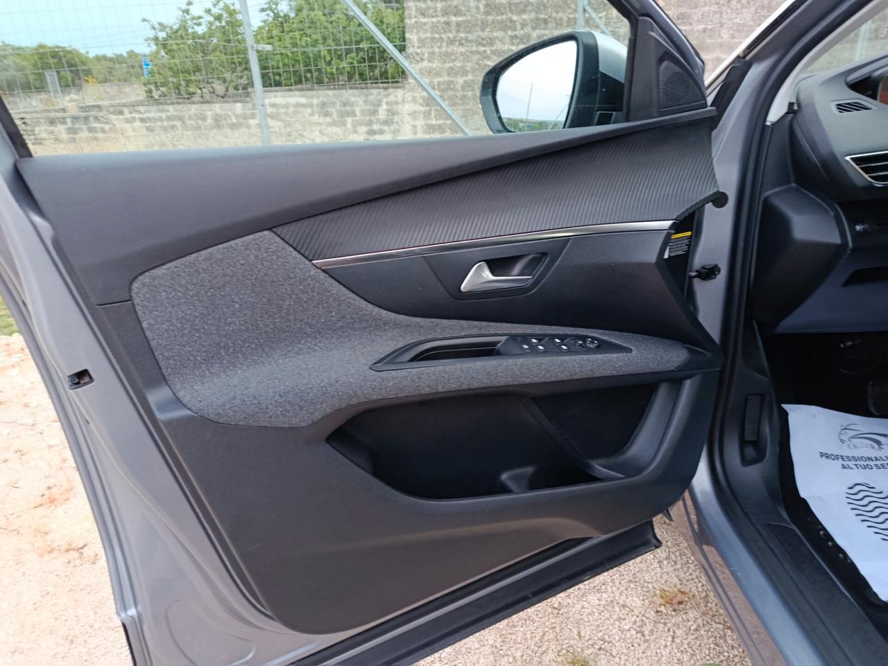 Peugeot 3008 BlueHDi 130 S&S Business