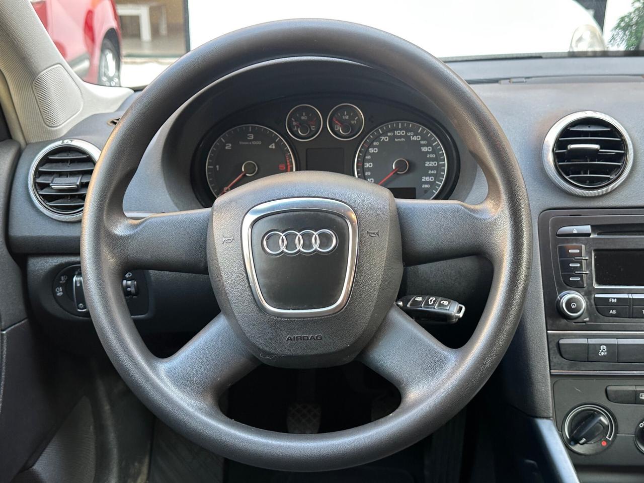 Audi A3 SPB 1.6 TDI 90 CV OK NEOPATENTATI