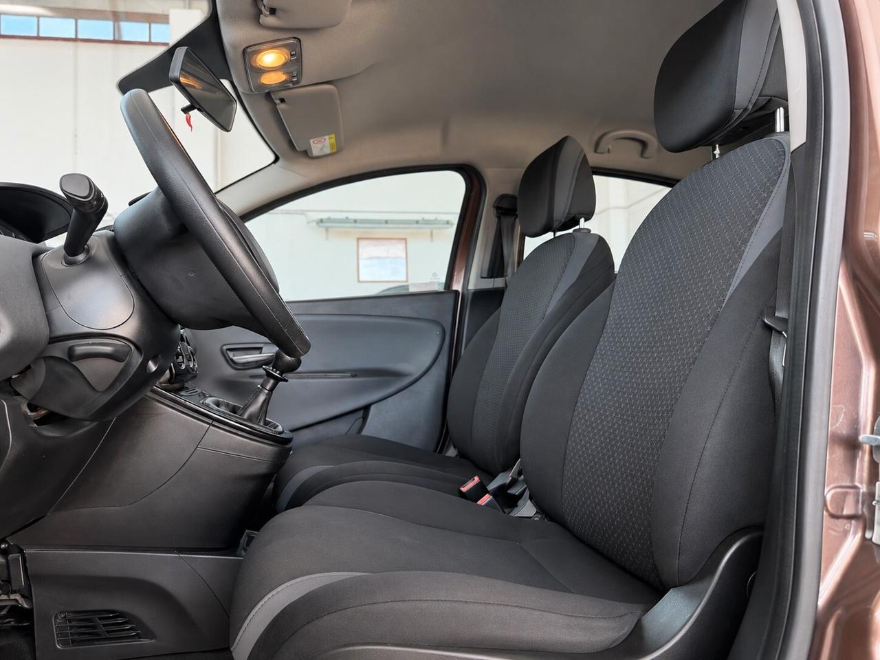 Lancia Ypsilon 1.2 69 CV 5 porte Silver