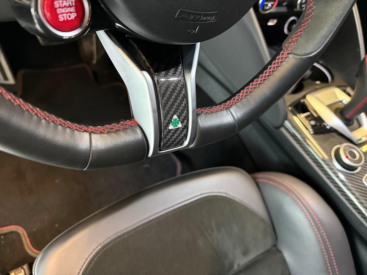 Alfa Romeo Giulia 2.9 V6 Bi-Turbo AT8 Quadrifoglio pack carbonio