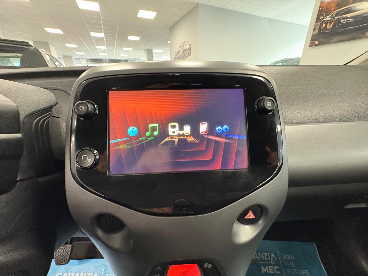 Toyota Aygo Connect 1.0 VVT-i 72 CV 5 porte x-fun