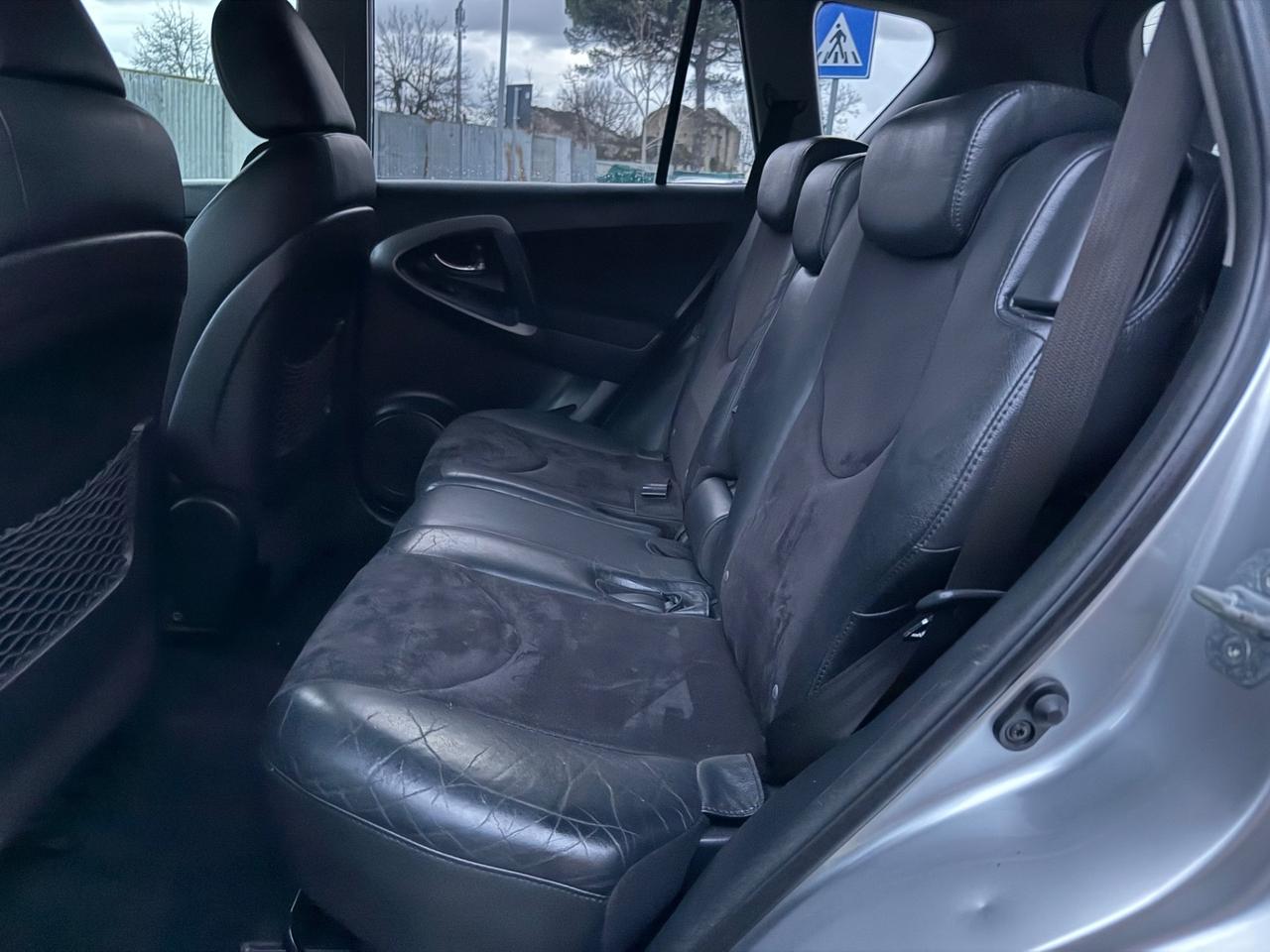 Toyota RAV 4 2.2 D-4D 150 CV DPF Exclusive