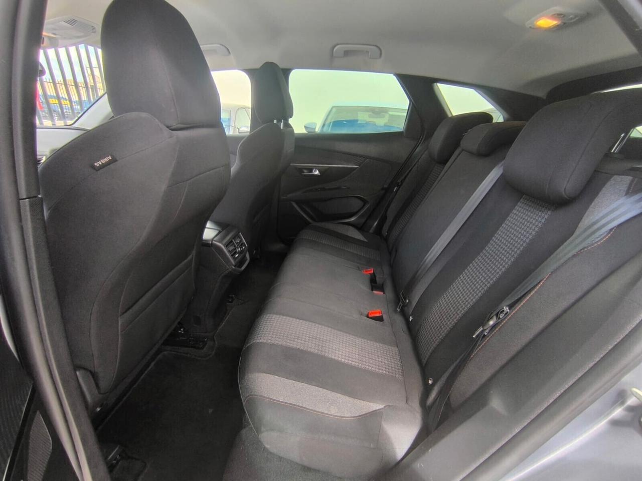 Peugeot 3008 BlueHDi 130 S&S Active Pack