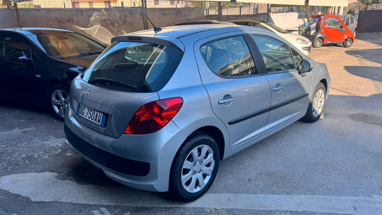 Peugeot 207 1.4 HDi 70CV 5p. X Line auto Apposto in tutto
