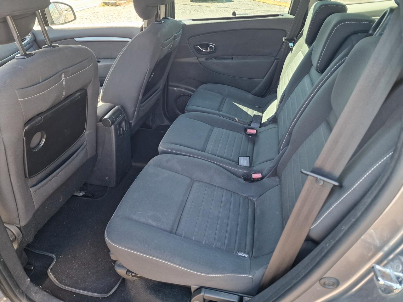 Renault Scenic XMod 1.5 dCi 110 7 POSTI