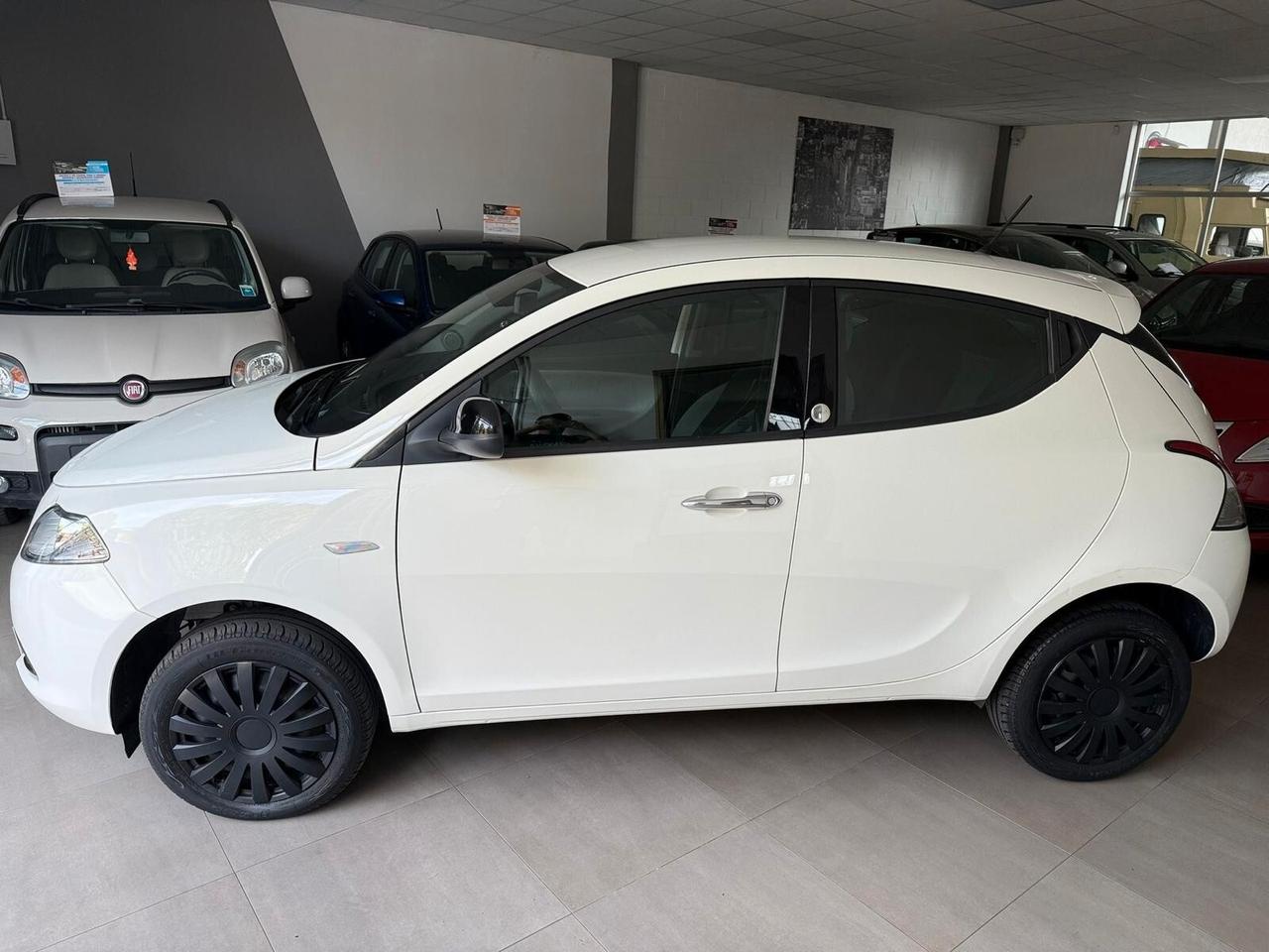 Lancia Ypsilon 0.9 TwinAir 85 CV 5 porte S&S DFN Gold