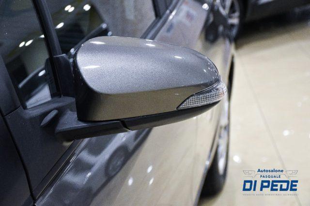 TOYOTA Yaris 1.5 Hybrid 5 porte Business