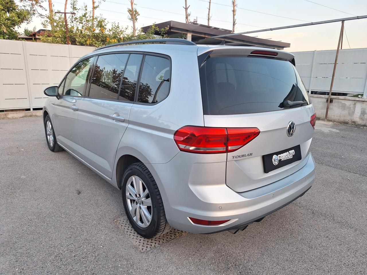 Volkswagen Touran 2.0 TDI 150cv Business NAV+RETROCAM. 2019