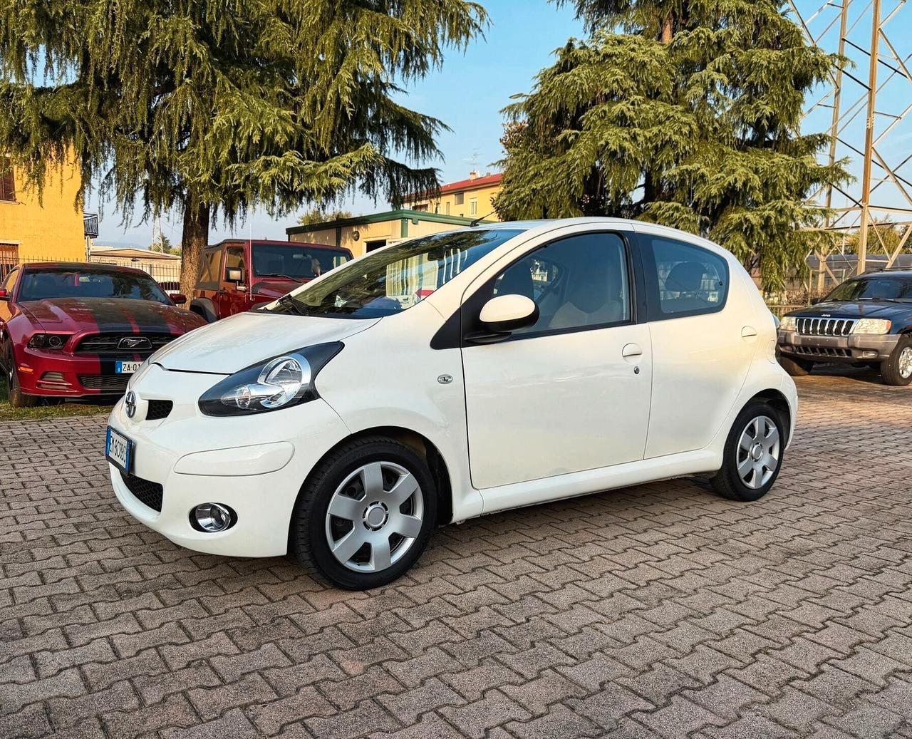 Toyota Aygo 1.0 12V VVT-i 5 porte AUTOMATICA