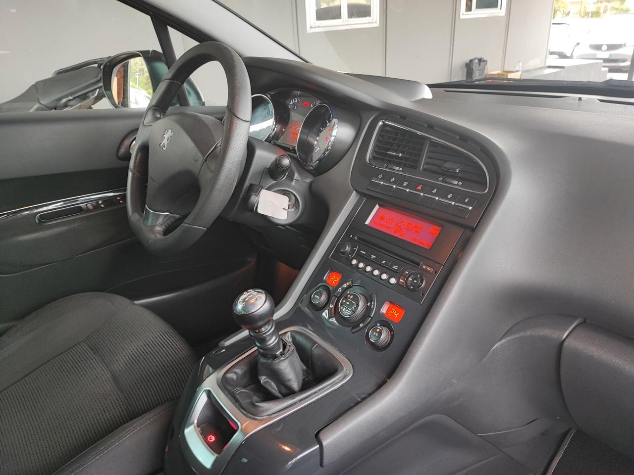 Peugeot 5008 2.0 HDi 150CV Active