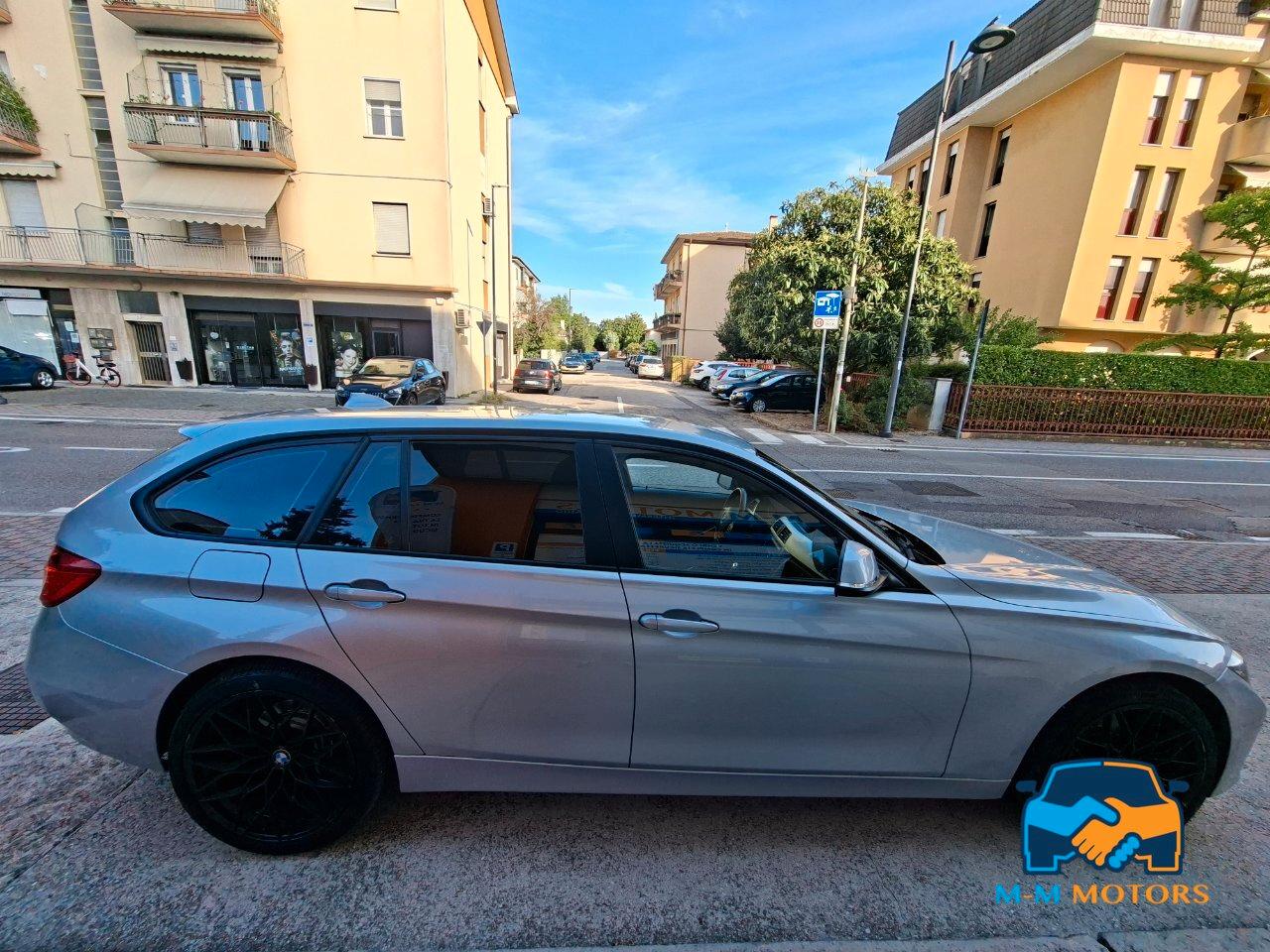 BMW 320 d Touring doppio treno di pneumatici