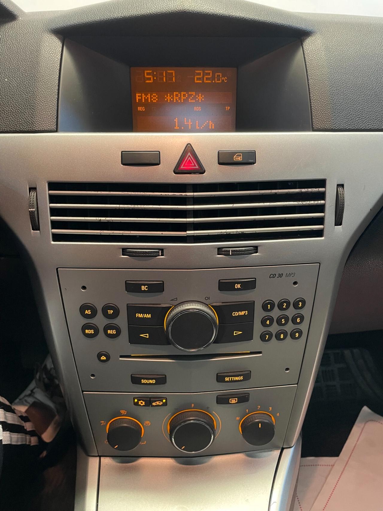 Opel Astra 5p 1.4 GPL FULL TAGLIANDATA NEOPATENTATI