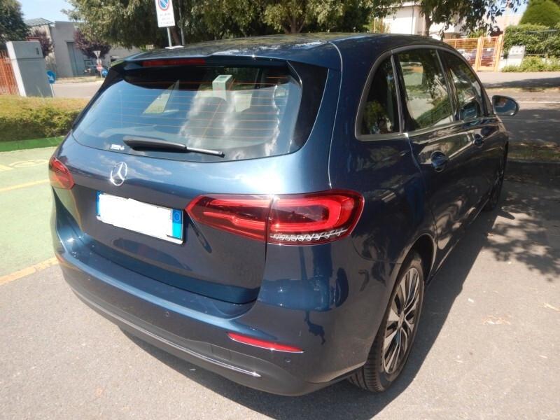 Mercedes-benz B 180d 2.0 navig cam led 2022