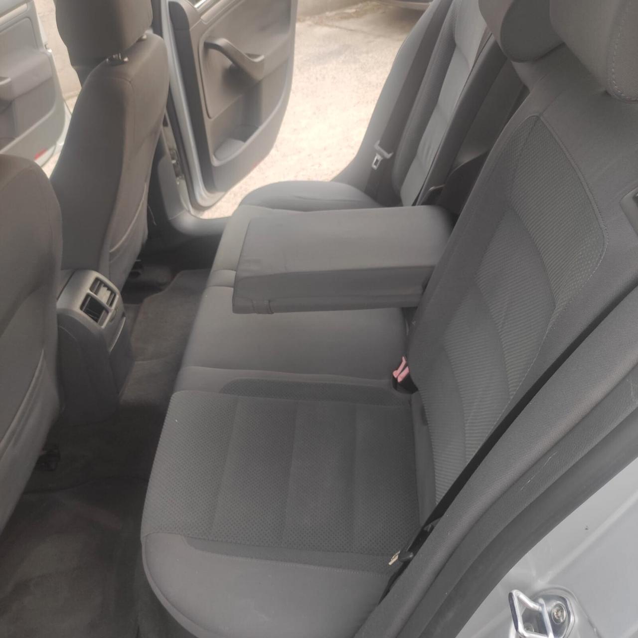 Volkswagen Golf 1.6 16V FSI 5p. Sportline