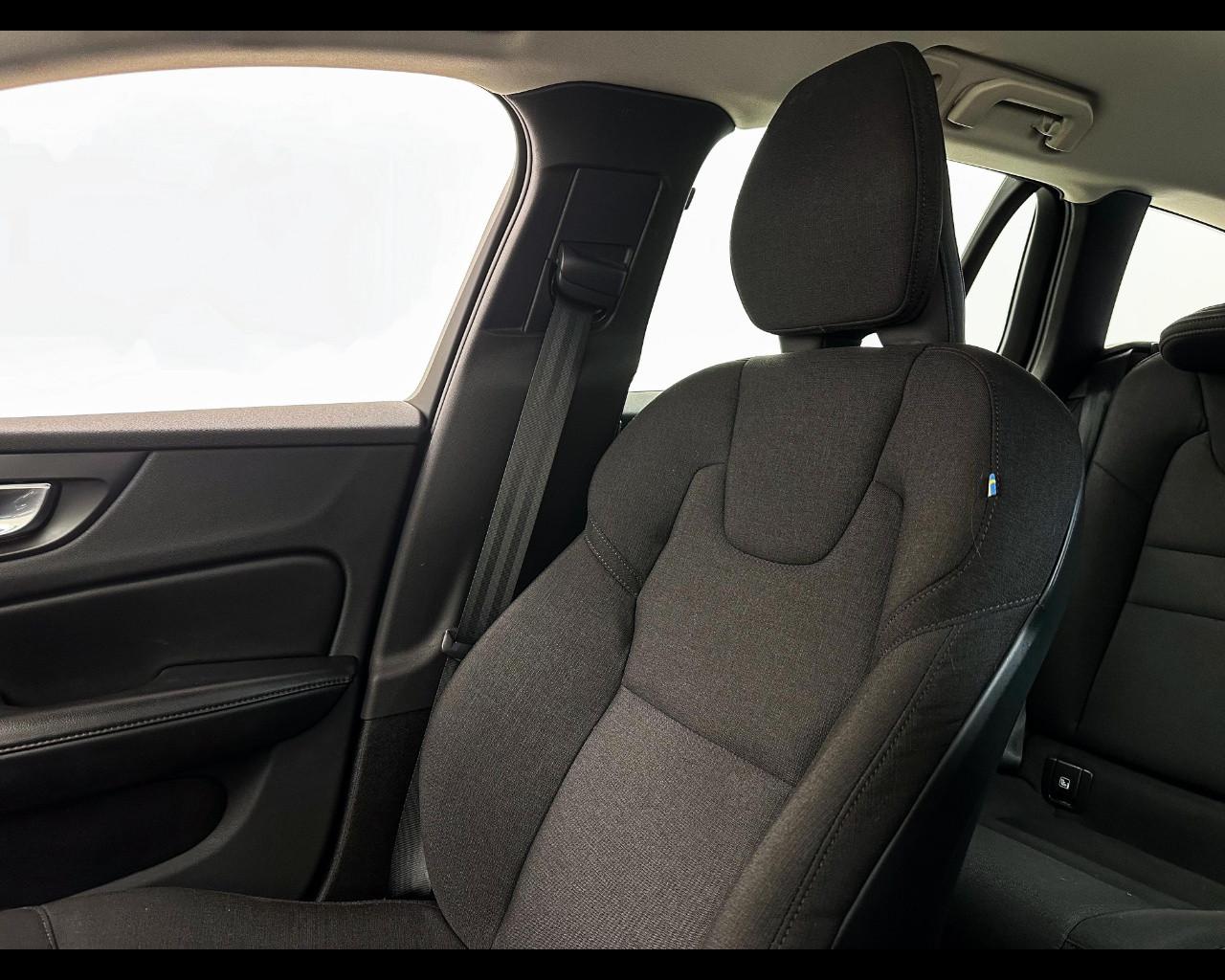 VOLVO V60 B4 (d) Geartronic Momentum Business