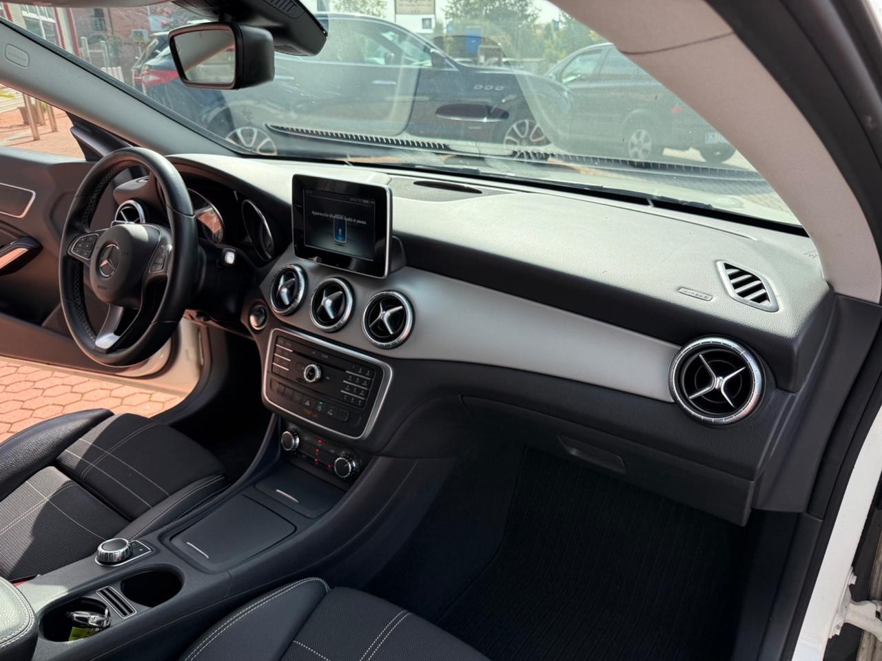 Mercedes-benz CLA 200 d S.W. NIGHT EDITION Automatic Sport