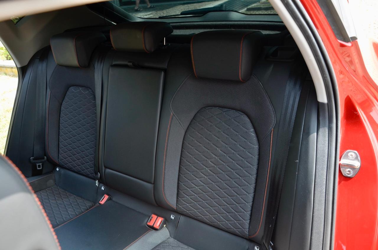SEAT LEON 1.5 TSI STYLE 130cv, SERVICE UFF SEAT, EURO 6D, NAVI, FARI LED, LED AMBIENTE, PERMUTE