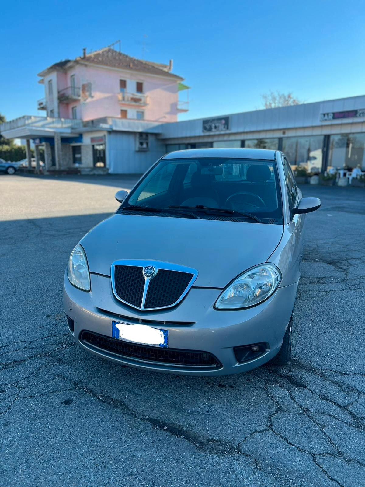 Lancia Ypsilon 1.2 Oro Plus