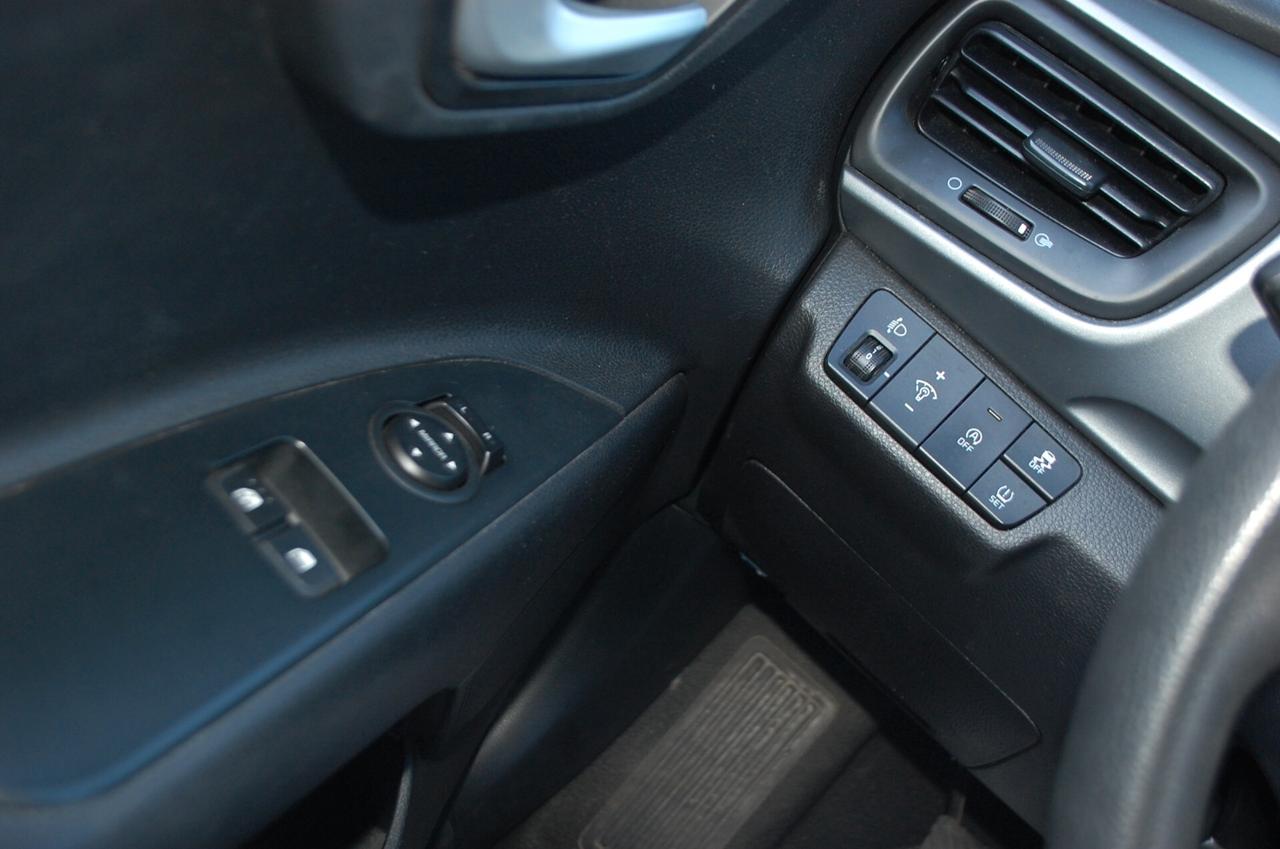 Kia Stonic 1.2 dpi 84CV Urban Smart Pack Uff Italy USB